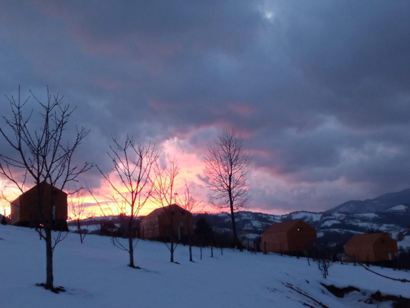 My Little Village Poiana Mărului Εξωτερικό φωτογραφία